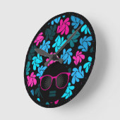 Afro Diva Turquoise & Hot Pink Runde Wanduhr (Winkel)