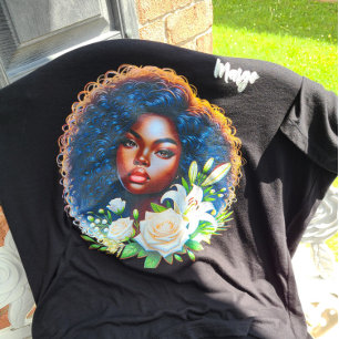 Afroamerikanische Schönheit genießt ihre Blumen Tri-Blend Shirt