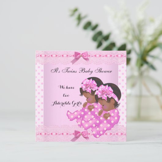 Afroamerikanischer Twin Girls Babydusche Pink Einladung (Stehend Vorderseite)