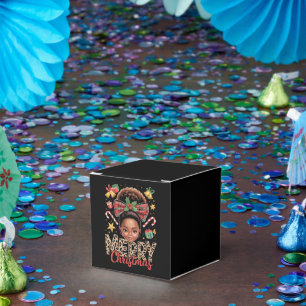 Afroamerikanischer Weihnachts-Messy-Bun Schwarze M Geschenkschachtel