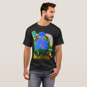 Afrofuturismus mit Flügeln v2 T-Shirt (Vorne ganz)