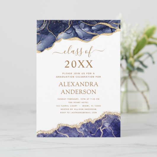 Agate Abschluss Class of 2023 Navy Blue Einladung (Stehend Vorderseite)