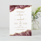Agate Burgundy Gold Moderne Hochzeit Einladung (Stehend Vorderseite)