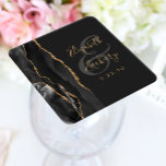 Agate Geode Script Black Gold Dark Wedding Rechteckiger Pappuntersetzer<br><div class="desc">Dieses elegante,  moderne Hochzeitsgeschenk-Untersetzer besticht durch eine schwarze Aquarellfarbe,  die durch ein Geodedesign besticht,  das mit Imitaten mit goldenem Glitzer besticht. Einfache Anpassung des goldfarbenen Textes auf einem schwarzen Hintergrund mit den Namen der Braut und des Bräutigams in handgeschriebener Kalligrafie über einen großen grauen Ampersand.</div>