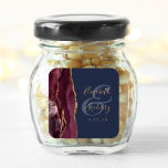 Agate Geode Script Burgundy Gold Navy Blue Wedding Quadratischer Aufkleber<br><div class="desc">Dieser moderne Hochzeitsaufkleber ist mit einem bordeauxfarbenen Aquarellmuster bestickt,  das mit goldenen Imitaten bestickt ist. Anpassen Sie den goldfarbenen Text auf einem marineblauen Hintergrund einfach an,  mit den Namen der Braut und des Bräutigams in handgeschriebener Kalligrafie über einen großen Ampersand.</div>