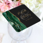 Agate Geode Script Smarald Green Gold Dark Wedding Rechteckiger Pappuntersetzer<br><div class="desc">Dieser elegante,  moderne Hochzeitsfest-Untersetzer besticht durch ein smaragdgrünes Aquarell-Dekor mit vergoldetem Imitat-Glitzer. Der goldfarbene Text lässt sich leicht auf schwarzem Hintergrund anpassen,  wobei die Namen der Braut und des Bräutigams in handschriftlicher Kalligrafie über einen großen grauen Ampersand verteilt sind.</div>