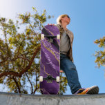 Agate Lila Violet Gold Glitzer Geode Ihr Name Skateboard<br><div class="desc">Agate Lila Violet Gold Glitzer Geode Individuelle Name Sparkle Marmor Personalisiert Geburtstag - Geburtstag oder Hochzeitsgeschenk / Beides - Fügen Sie Ihren Namen - Text oder Entfernen - Make Your Special Gift - Neu vergrössern und verschieben oder entfernen und fügen Sie Text / Elemente mit Anpassungstool. Design von MIGNED. Bitte...</div>