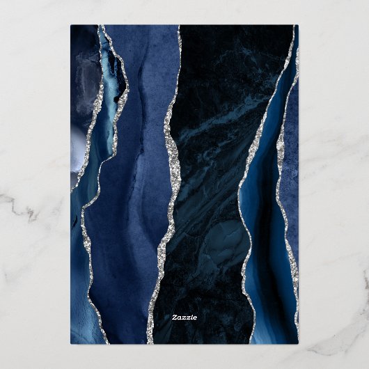 Agate Navy Blue Silver Script Wedding Folieneinladung (Rückseite)