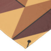 Age Art Diamonds Ochre Maroon Tischdecke (Schrägansicht)
