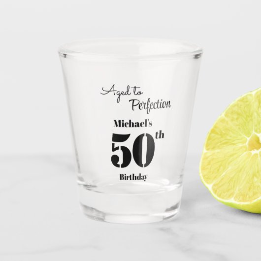 Aged to Perfection Men's 50th Birthday Schnapsglas (Vorderseite)