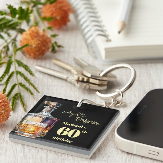 Aged to Perfection Men's 60th Whiskey Birthday Schlüsselanhänger (Vorderseite rechts)