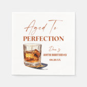Aged To Perfection Whisky Glass Birthday Party Serviette (Vorderseite)