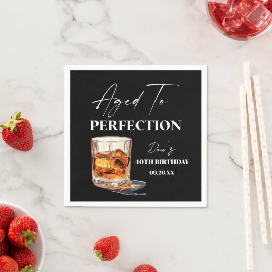 Aged To Perfection Whisky Glass Birthday Party Serviette (Beispiel)