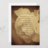 Aged Vintage Sepia White Rose Bridal Shower  Einladung (Vorne/Hinten)