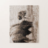 Aggressiver Bison und schwarzer Wolf Puzzle (Vertikal)