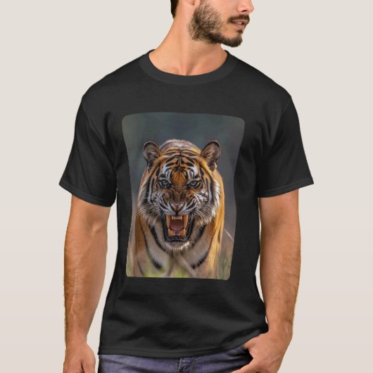 Aggressiver Tiger Brüllend T-Shirt (Vorderseite)