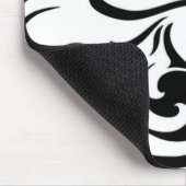 Aggressiver weißer und schwarzer Stammes- Wolf Mousepad (Ecke)