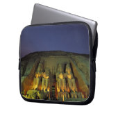 Ägypten, Abu Simbel, Kolossale Figuren von Ramesse Laptopschutzhülle (Vorderseite Links)