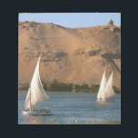 Ägypten, Assuan, Nile River, Felucca Segelboote, Notizblock<br><div class="desc">COPYRIGHT Michael Glatt / DanitaDelimont.com | AF14 MGL0008.jpg | Ägypten,  Assuan,  Nile River,  Felucca Segelboote,  Palmen und die großen Sanddünen der Sahara Wüste im Hintergrund.</div>