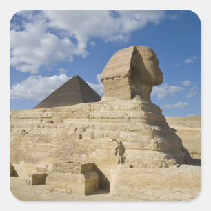 Ägypten, Giza. Die große Sphynx erhebt sich über d Quadratischer Aufkleber