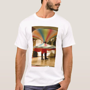 Ägypten, Kairo. Wirbelnder Derwisch beeindruckt GC T-Shirt