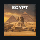 Ägypten Sphinx Pyramiden von Gizeh Magnet<br><div class="desc">Die Sphinx und die Pyramiden von Gizeh gehören zu den berühmtesten und geheimnisvollsten Denkmälern des alten Ägypten. Das außerhalb Kairos gelegene Pyramidenkomplex Gizeh besteht aus drei massiven Pyramiden, die vor über 4.500 Jahren als Gräber für die Pharaonen gebaut wurden. Die größte und berühmteste Pyramide von Khufu (Cheops), die ursprünglich 146...</div>