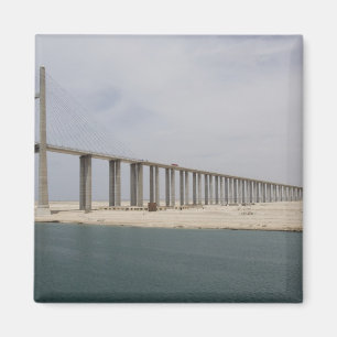 Ägypten, Suez Canal. Friedensbrücke aka Peace Magnet