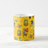 Ägyptische Elemente, Anubis, Pyramidenmuster. Kaffeetasse (Mittel)