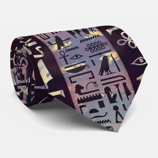 Ägyptische Hieroglyphen auf lila Veilchen Krawatte (Gerollt)