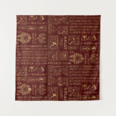 Ägyptische Hieroglyphen und Symbole auf rotem Wandteppich (Vorderseite (Horizontal))
