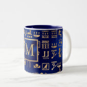 Ägyptische Hieroglyphics aus Gold auf Blue Intial Zweifarbige Tasse (VorderseiteRechts)