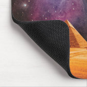 Ägyptische Pyramiden Gizeh trifft Raum und UFO Mousepad (Ecke)