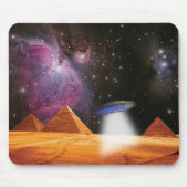 Ägyptische Pyramiden Gizeh trifft Raum und UFO Mousepad (Vorne)