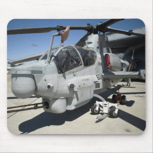 AH-1Z Superkobra-Hubschrauberangriff Mousepad