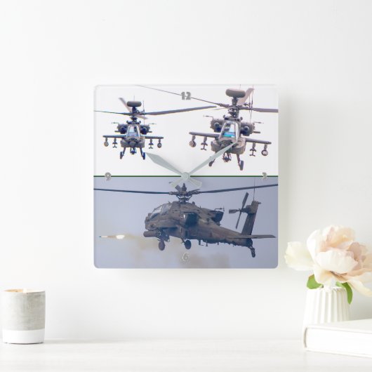 AH-64E APACHE GUARDIAN QUADRATISCHE WANDUHR (Zuhause)