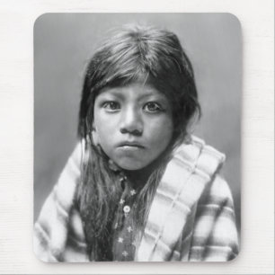 Ah Chee Lo (Indianermädchen) Mousepad