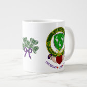Aherne Irish Shield w/Claddagh Personalisiert Jumbo-Tasse (Vorderseite Rechts)