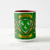 Aherzne Irish Shield & Griffins Personalisiert Tasse (Zentrum)