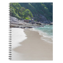 Ähnlicher weißer Sandstrand und türkisblaues Meer Notizblock