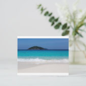 Ähnlicher weißer Sandstrand und türkisblaues Meer Postkarte (Stehend Vorderseite)
