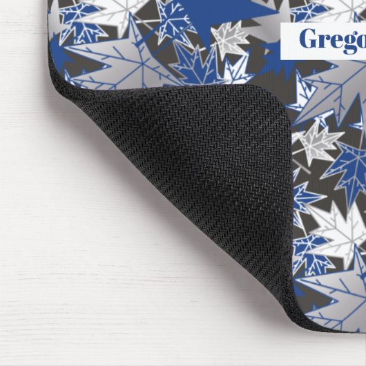 Ahorn-Blätter - Blau auf kohlebeständigem Hintergr Mousepad (Ecke)