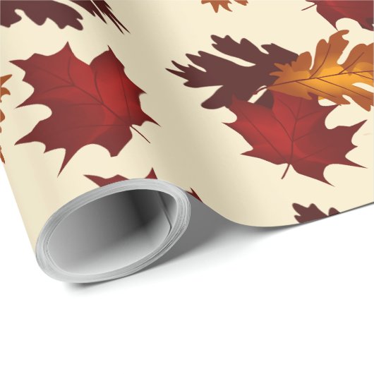 Ahorn und Eichenblättern Blätter Herbstfarben Geschenkpapier (Rolleneckpunkt)