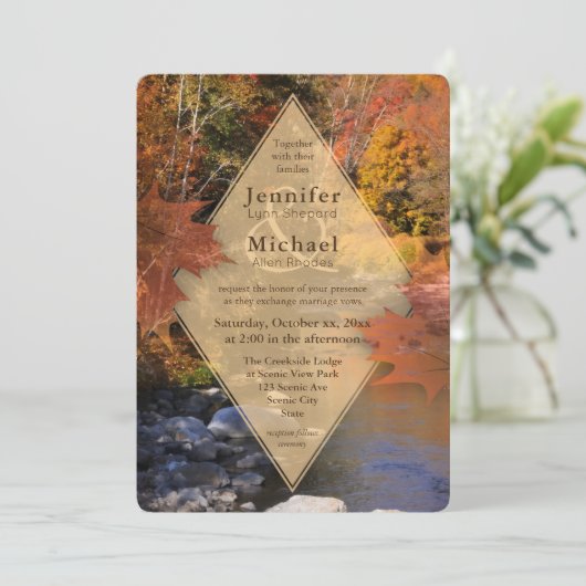 Ahornholz-Blätter Herbsthochzeit Einladung (Stehend Vorderseite)