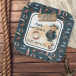 Ahoy, das ist eine Baby-Teddy-Baby-Dusche. Pappteller<br><div class="desc">Set segelt mit unserer "Ahoy, It's A Boy" Teddy Bear Einladung und Accessoires Vorlagenkollektion für eine köstliche nautische Babydusche. Dieses charmante Design besticht durch einen Teddy-Bär, der in einer Kapitän-Uniform gekleidet ist und am Sandstrand stehend ist, mit einem hölzernen Schild "Ahoy It's A Boy!", einem Lebensbewahrer und einem Schiffsanker. Ein...</div>
