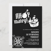 Ahoy Matey! Black Pirate Ship Compass Geburtstag Einladung (Vorderseite)