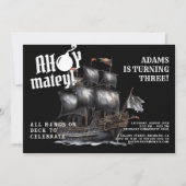 Ahoy Matey! Dark Pirate Ship Birthday Einladung (Vorderseite)