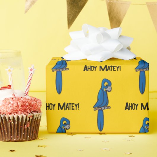 Ahoy Matey Pirate Parrot Cartoon, Funny Macaw Bird Geschenkpapier (Geburtstagsparty)