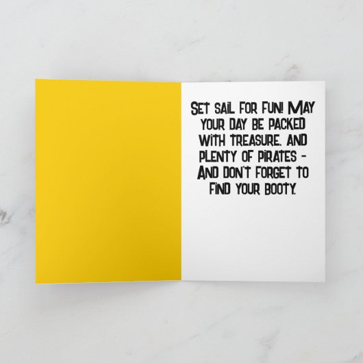 Ahoy Matey Pirate Parrot Cartoon, Funny Macaw Bird Karte (Innenseite)