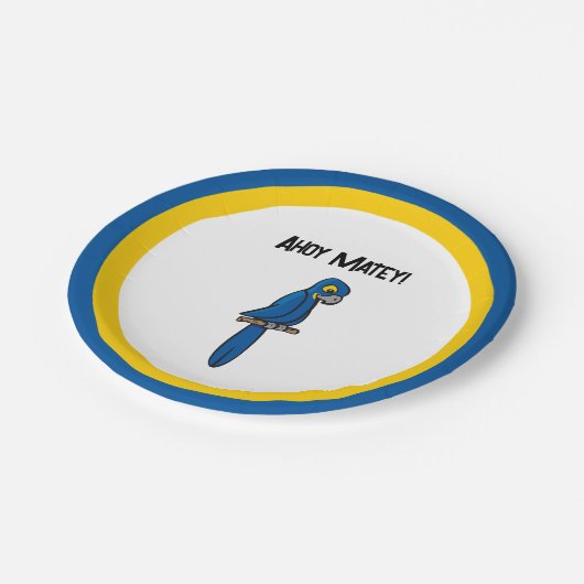 Ahoy Matey Pirate Parrot Cartoon, Funny Macaw Bird Pappteller (Schrägansicht)