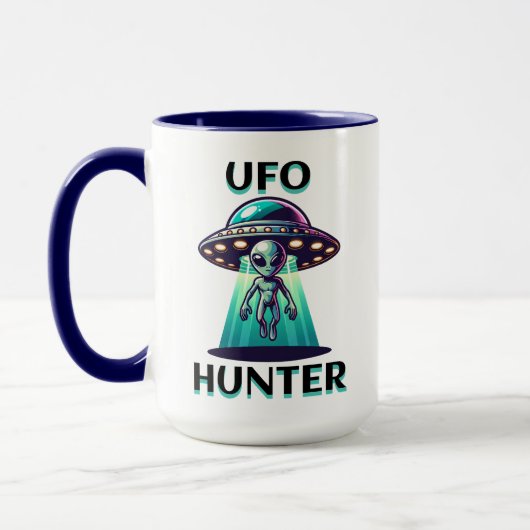 Ai Art mit UFO Eine Alien Tasse (Links)